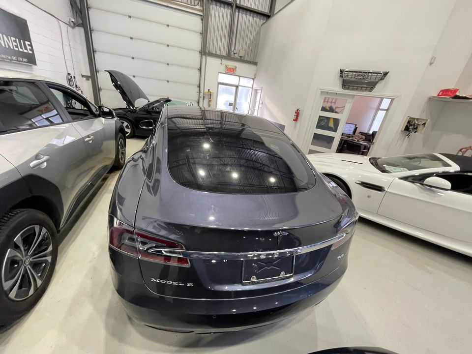 Tesla Model S 2018 - Image 16