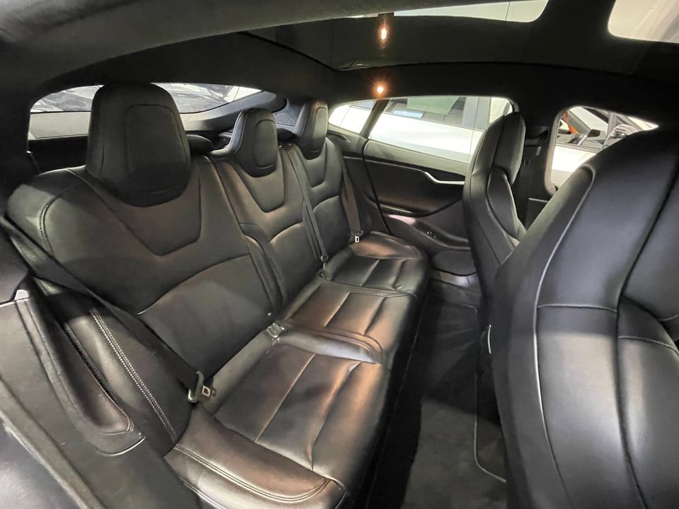 Tesla Model S 2018 - Image 22