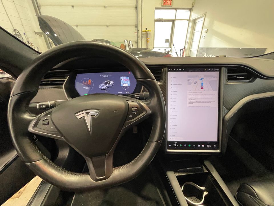 Tesla Model S 2018 - Image 34