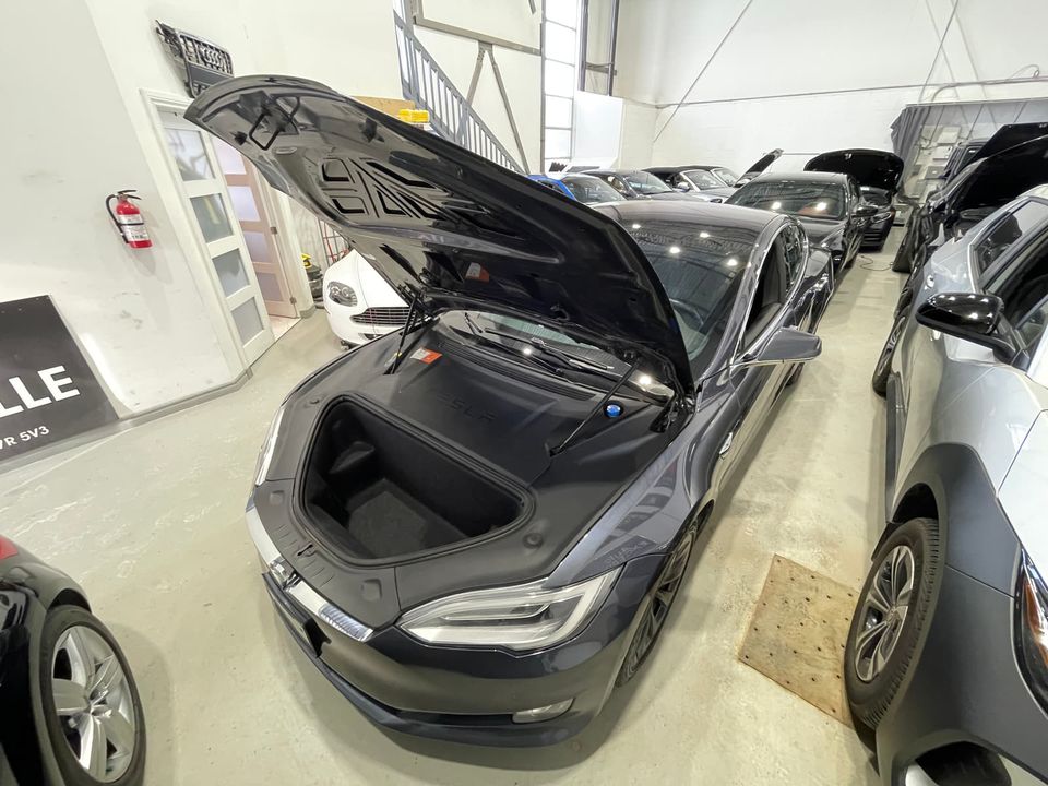 Tesla Model S 2018 - Image 38