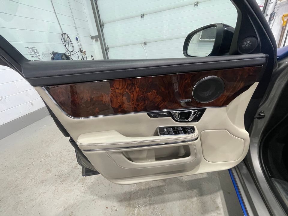 Jaguar XJL 2017 - Image 21