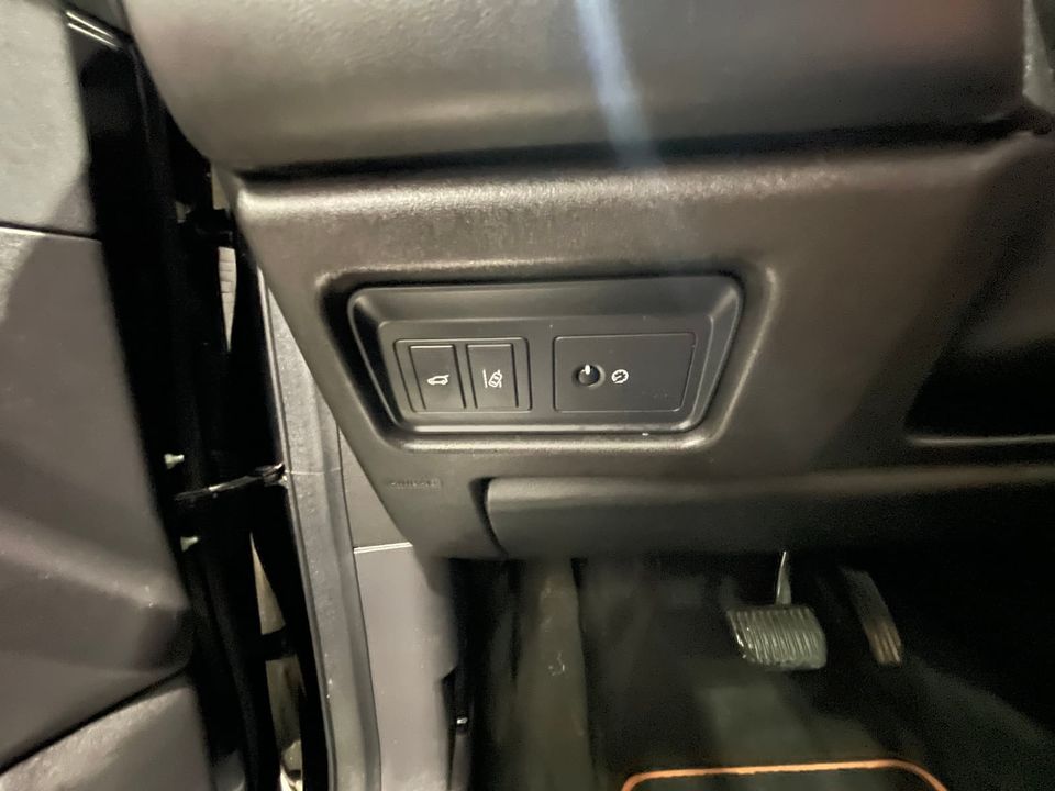 Land Rover Discovery Sport 2016 - Image 43