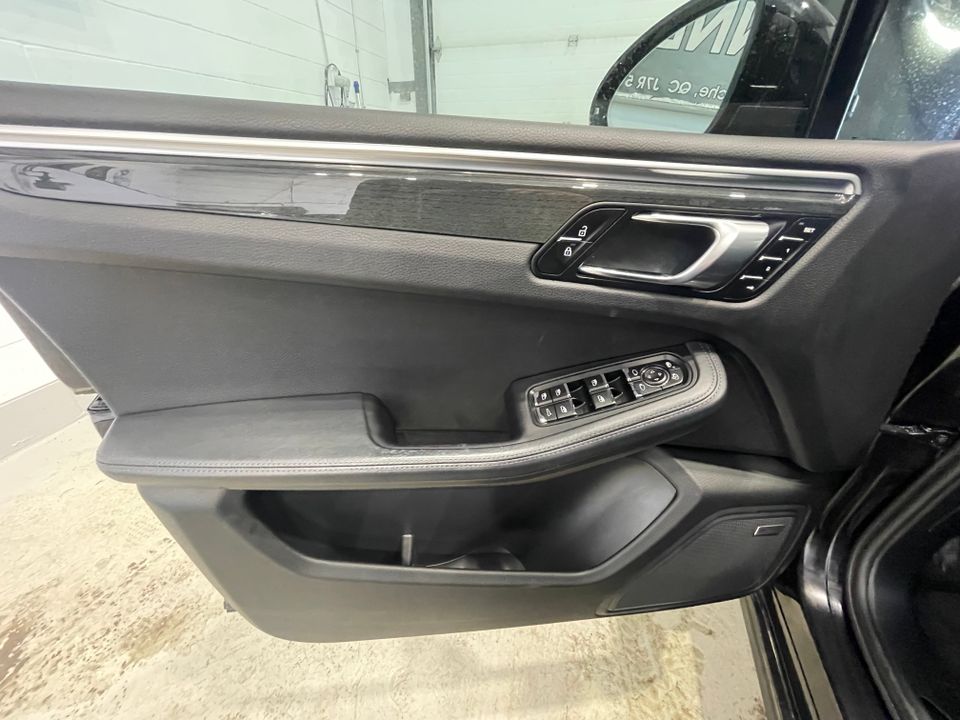Porsche Macan 2021 - Image 29