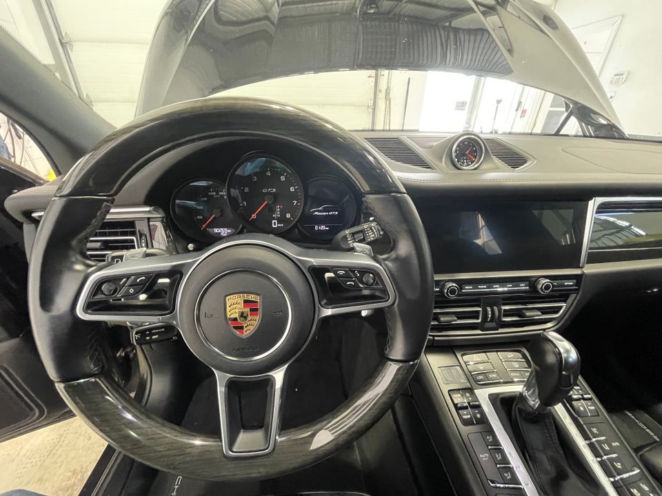 Porsche Macan 2021 - Image 32