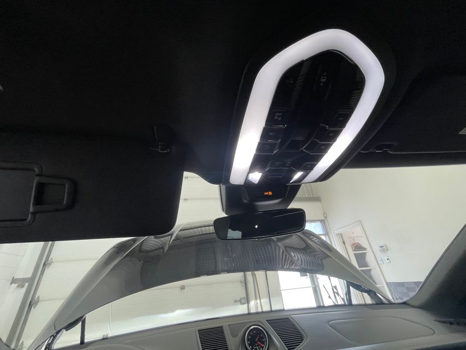 Porsche Macan 2021 - Image 41