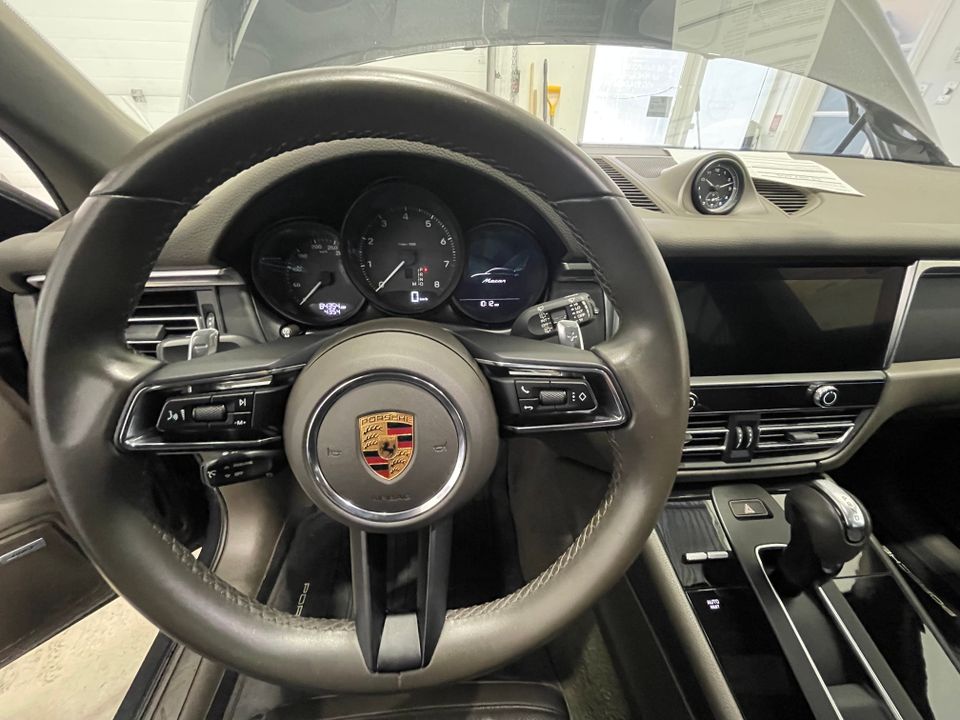 Porsche Macan 2022 - Image 39