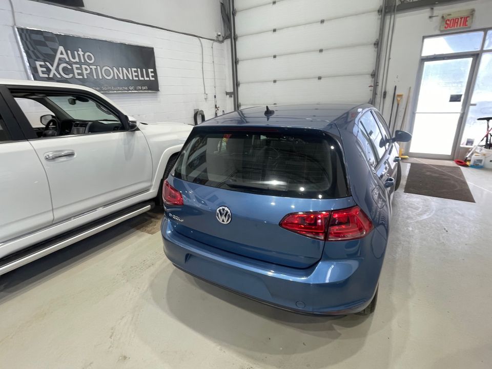 Volkswagen e-Golf 2016 - Image 11