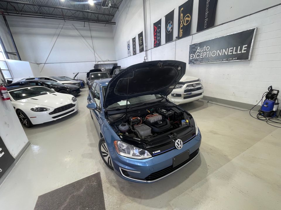 Volkswagen e-Golf 2016 - Image 26