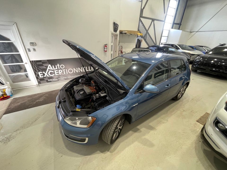 Volkswagen e-Golf 2016 - Image 28