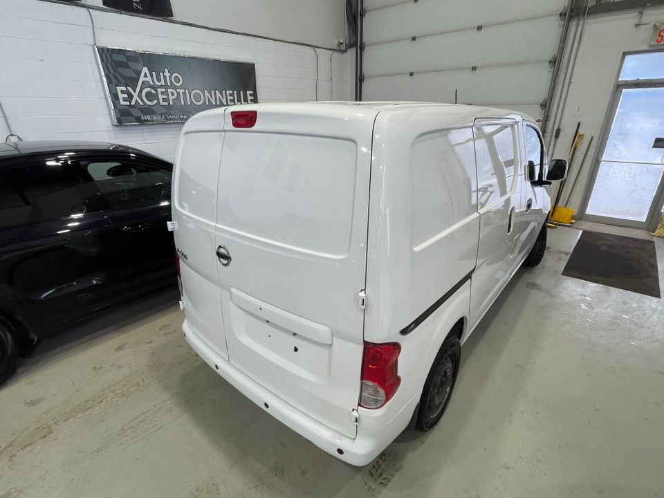 Nissan NV200 Compact Cargo 2020 - Image 17