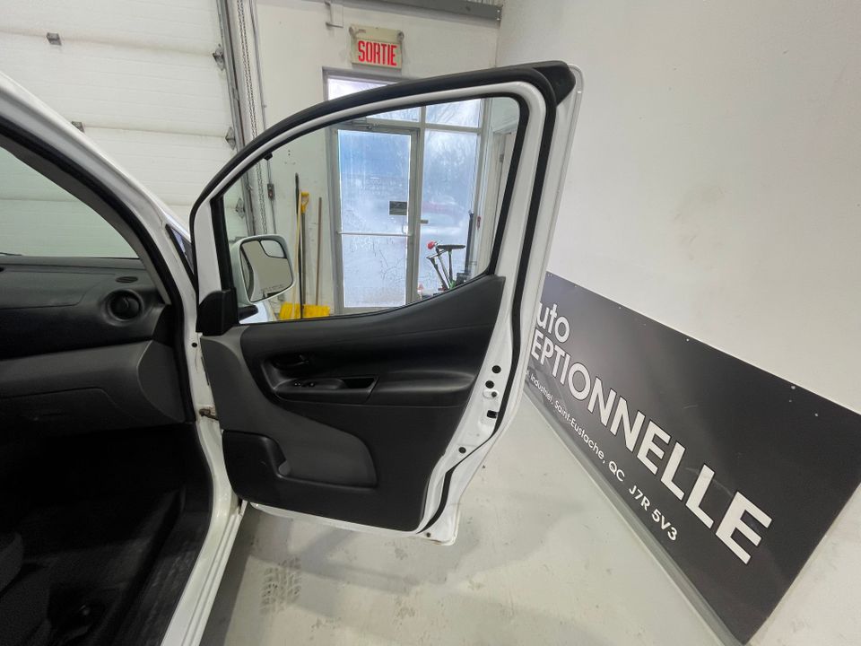 Nissan NV200 Compact Cargo 2020 - Image 23