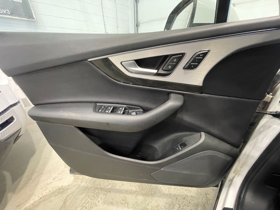 Audi Q7 2017 - Image 29