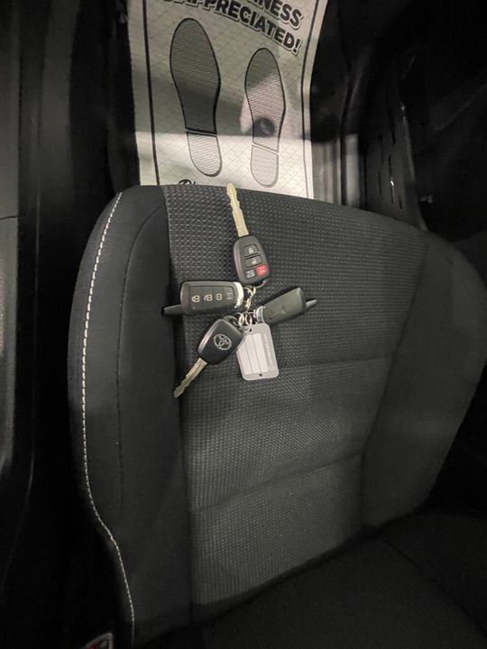 Toyota RAV4 2017 - Image 24