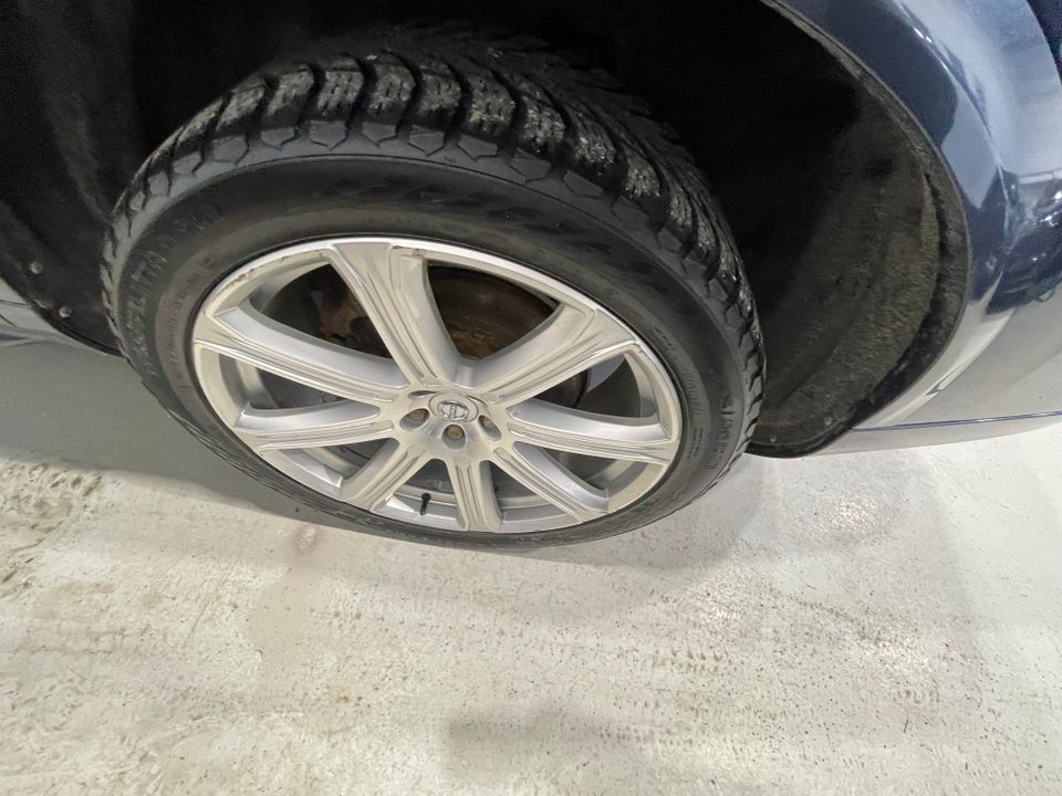 Volvo XC90 Hybrid 2018 - Image 17