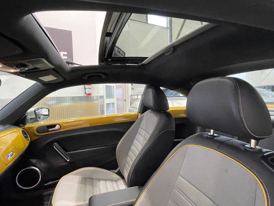 Volkswagen Beetle 2016 - Image 32