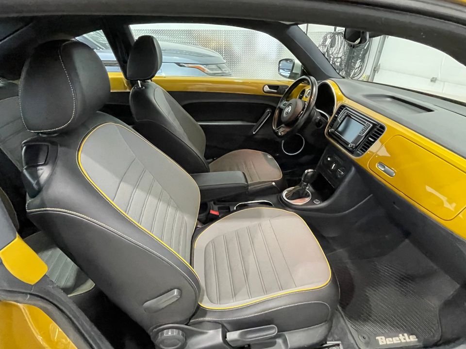 Volkswagen Beetle 2016 - Image 18