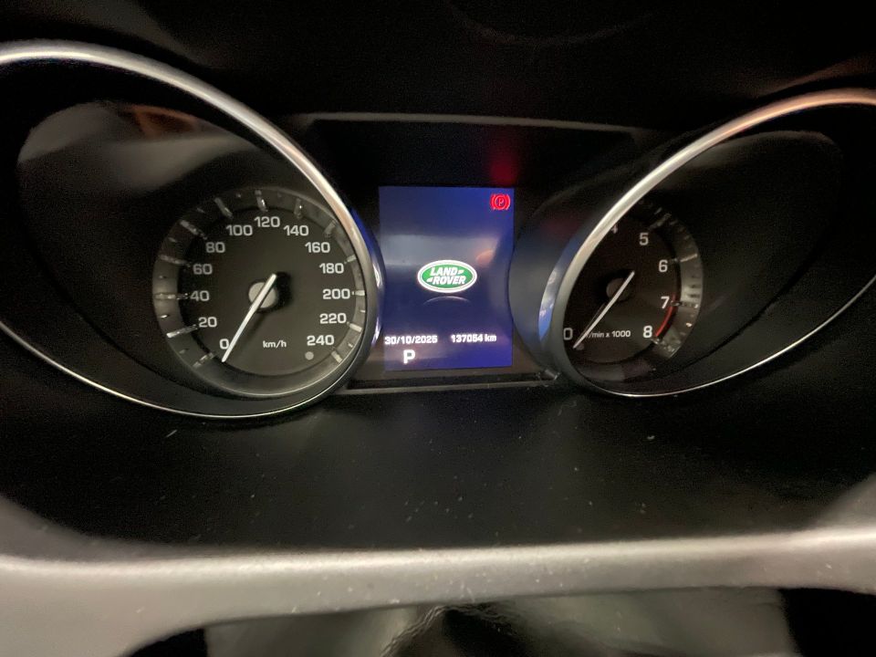 Land Rover Discovery Sport 2016 - Image 41