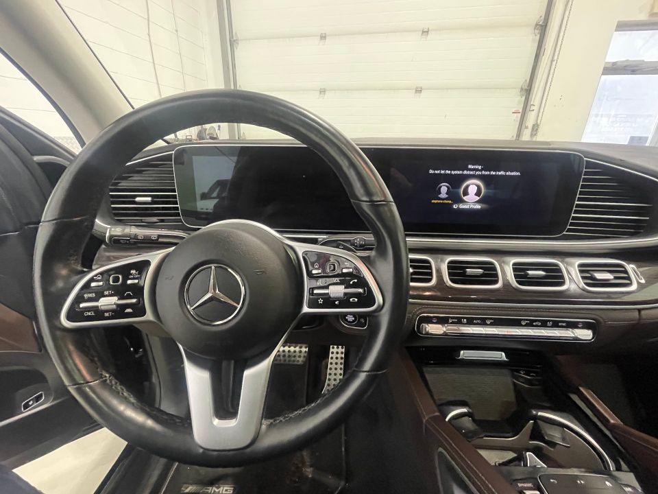 Mercedes-Benz GLS 450 2023 - Image 36