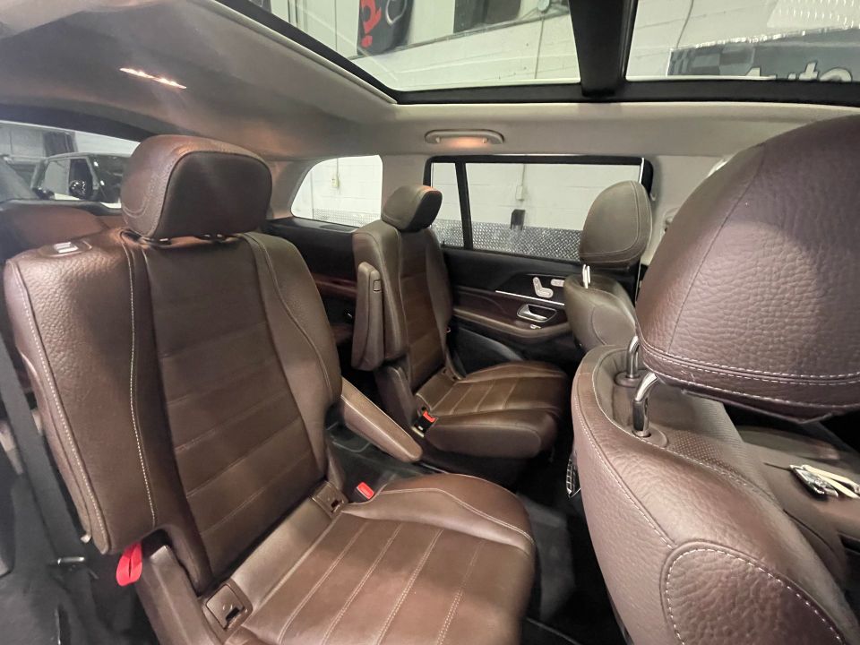 Mercedes-Benz GLS 450 2023 - Image 17