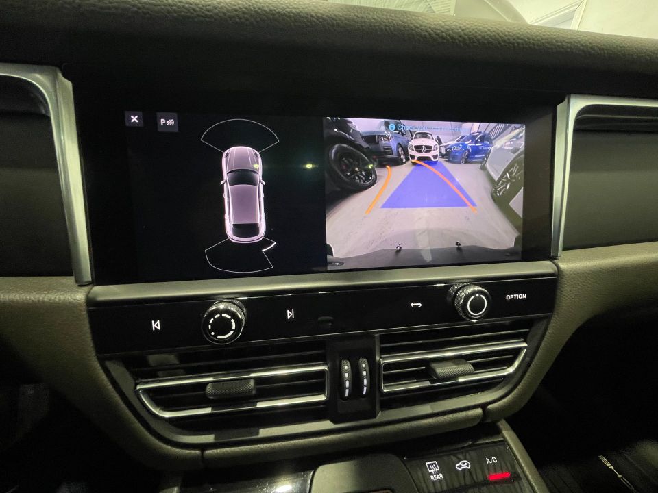 Porsche Macan 2022 - Image 45