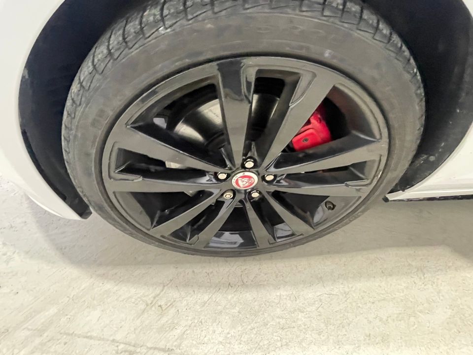 Jaguar XF 2017 - Image 9