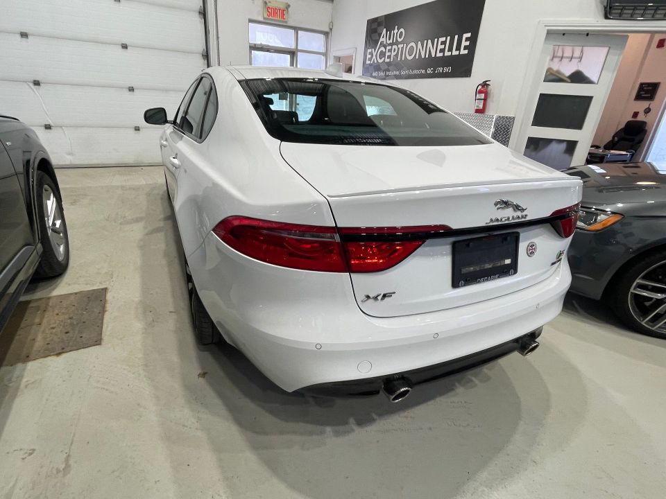 Jaguar XF 2017 - Image 11