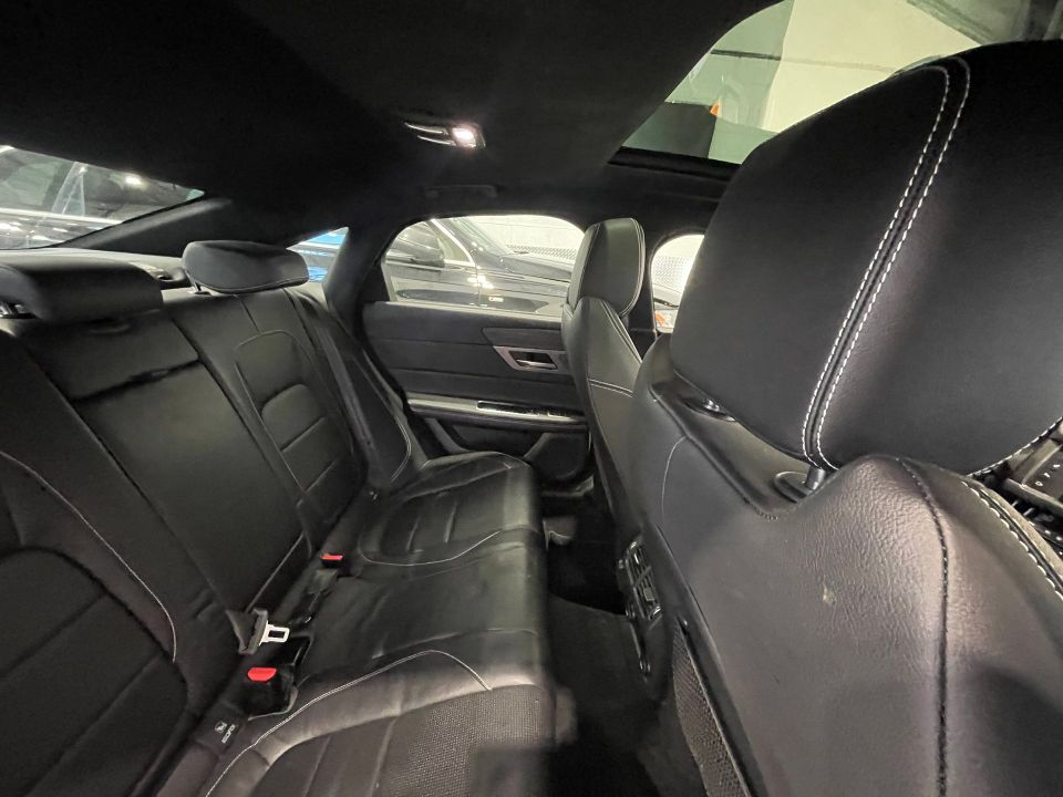 Jaguar XF 2017 - Image 20
