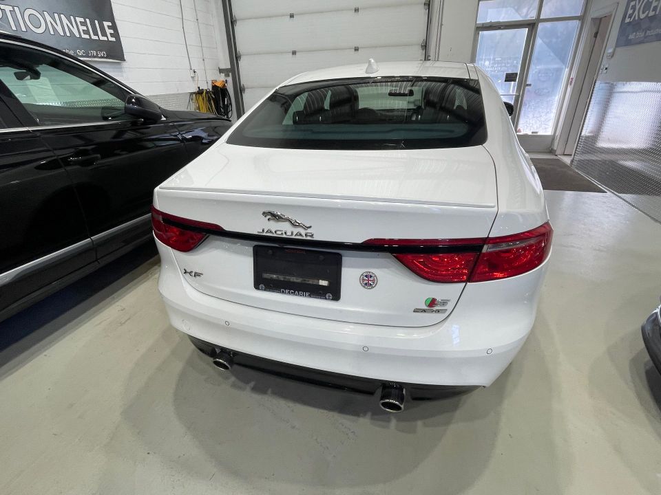 Jaguar XF 2017 - Image 12