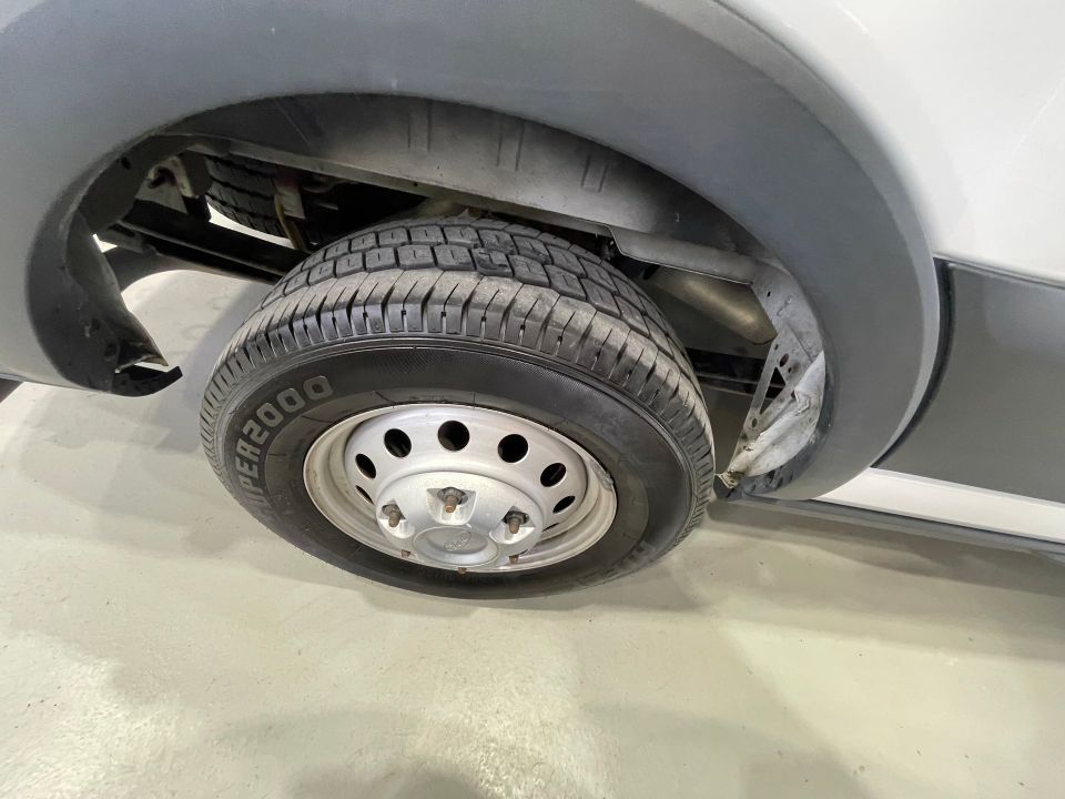 Ford Transit-250 Cargo Van 2020 - Image 17
