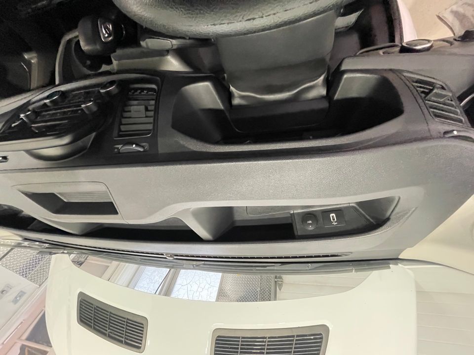 Ford Transit-250 Cargo Van 2020 - Image 42