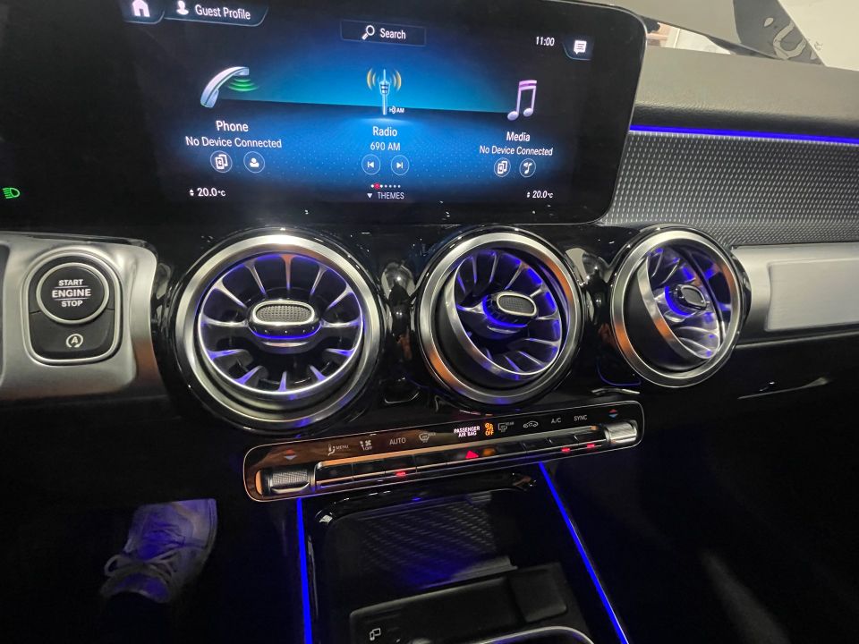 Mercedes-Benz GLB 250 2023 - Image 27
