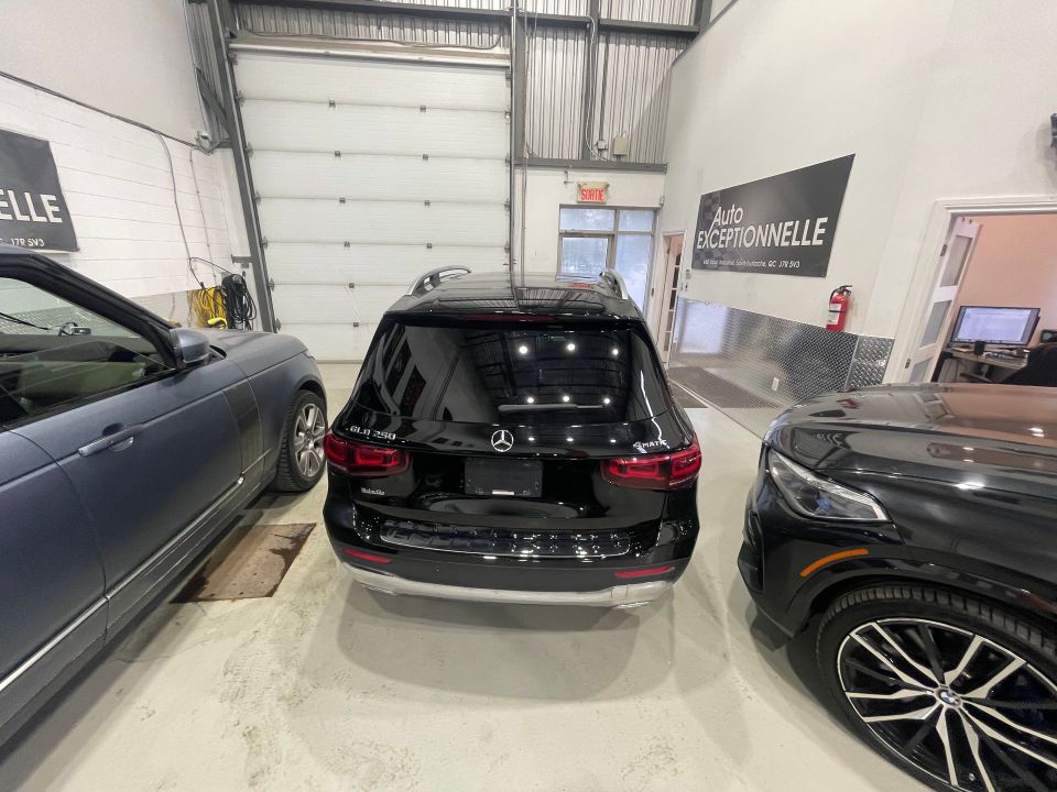Mercedes-Benz GLB 250 2023 - Image 30