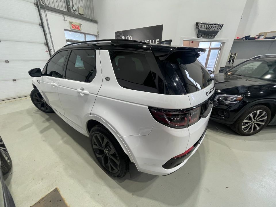 Land Rover Discovery Sport 2023 - Image 10