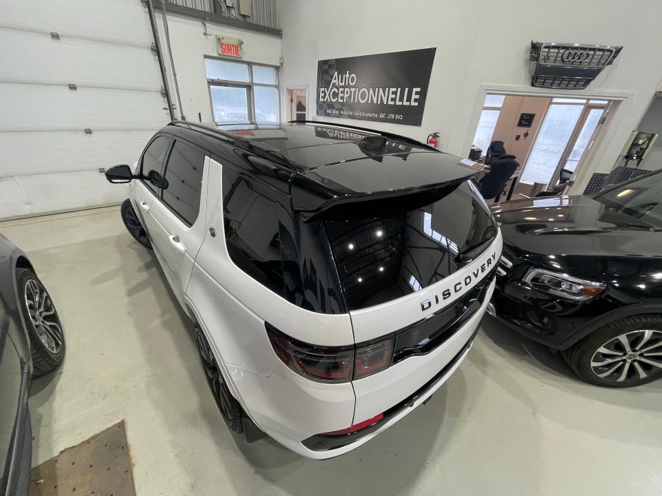 Land Rover Discovery Sport 2023 - Image 12