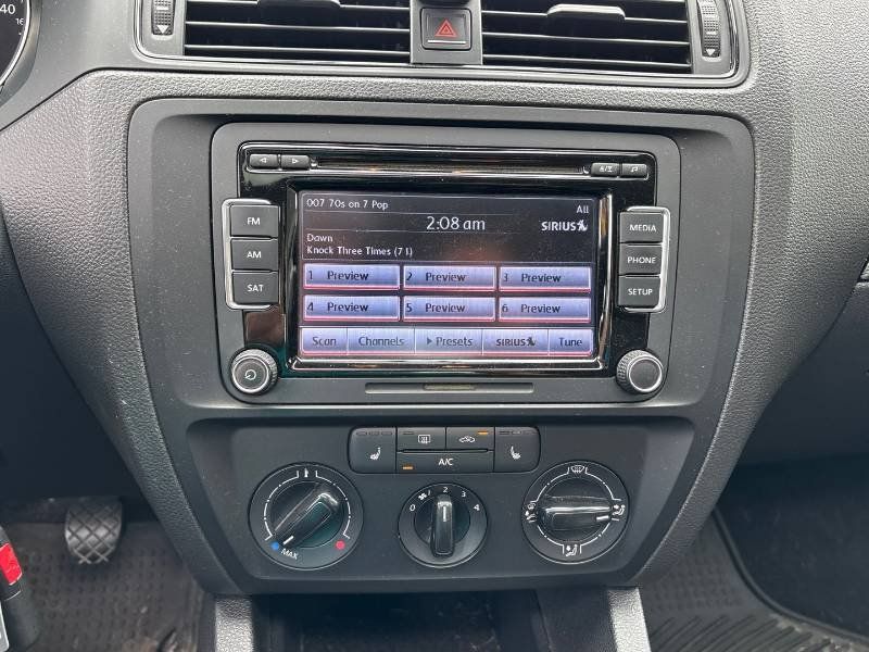 Volkswagen Jetta 2015 - Image 16