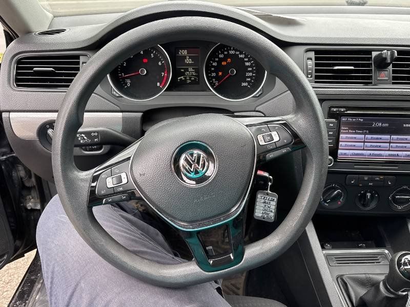 Volkswagen Jetta 2015 - Image 17