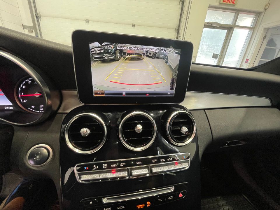 Mercedes-Benz C 300 2015 - Image 24