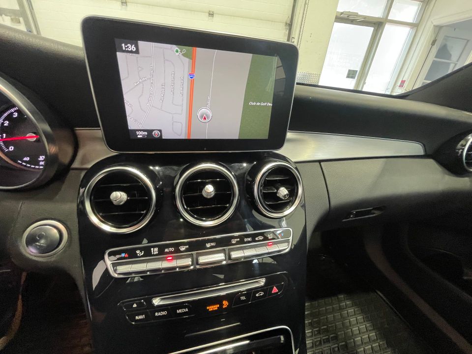 Mercedes-Benz C 300 2015 - Image 25