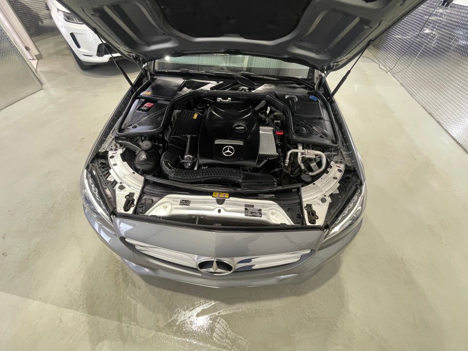 Mercedes-Benz C 300 2015 - Image 18