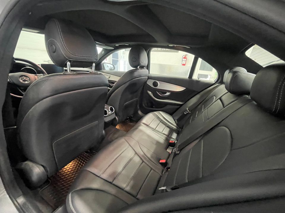 Mercedes-Benz C 300 2015 - Image 13