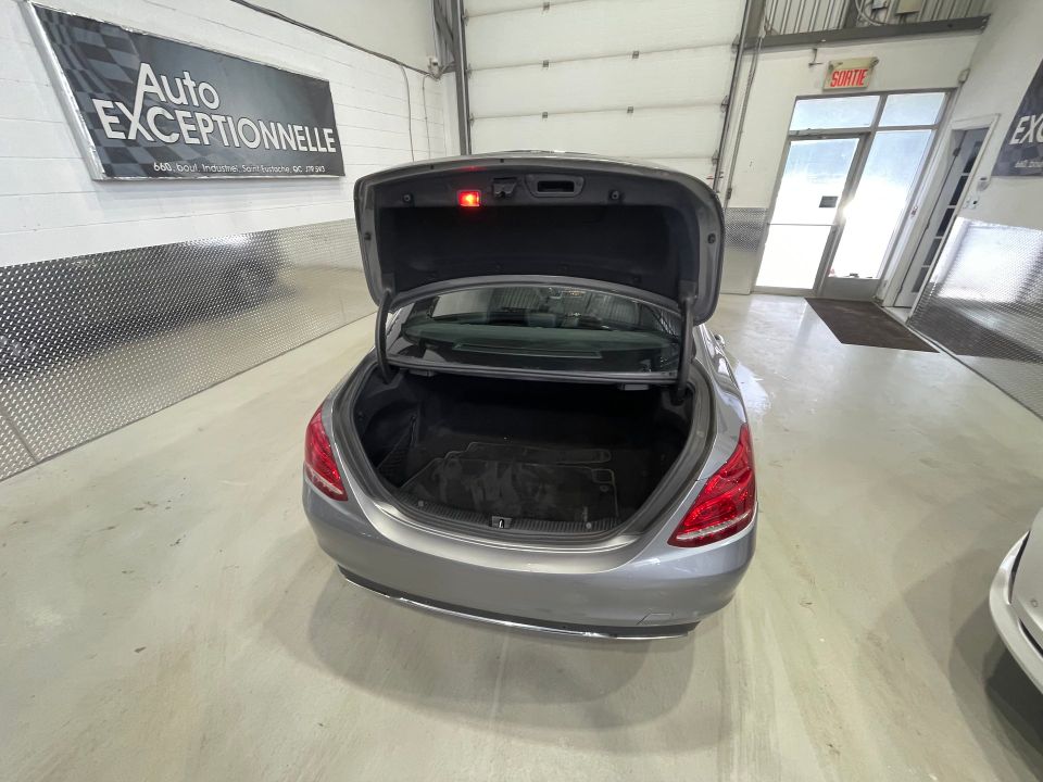 Mercedes-Benz C 300 2015 - Image 14