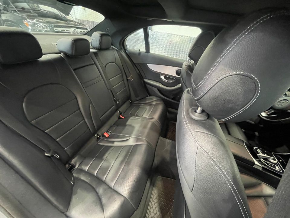 Mercedes-Benz C 300 2015 - Image 15