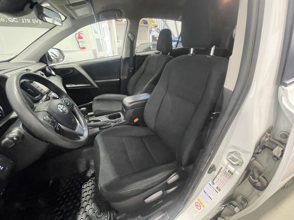 Toyota RAV4 2017 - Image 30