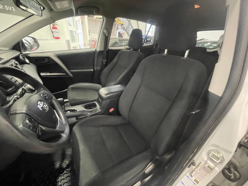Toyota RAV4 2017 - Image 15