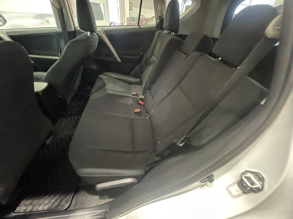Toyota RAV4 2017 - Image 16