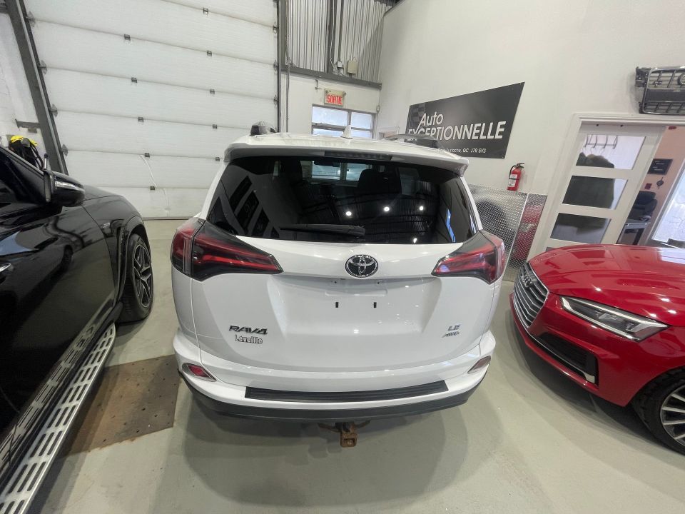 Toyota RAV4 2017 - Image 8
