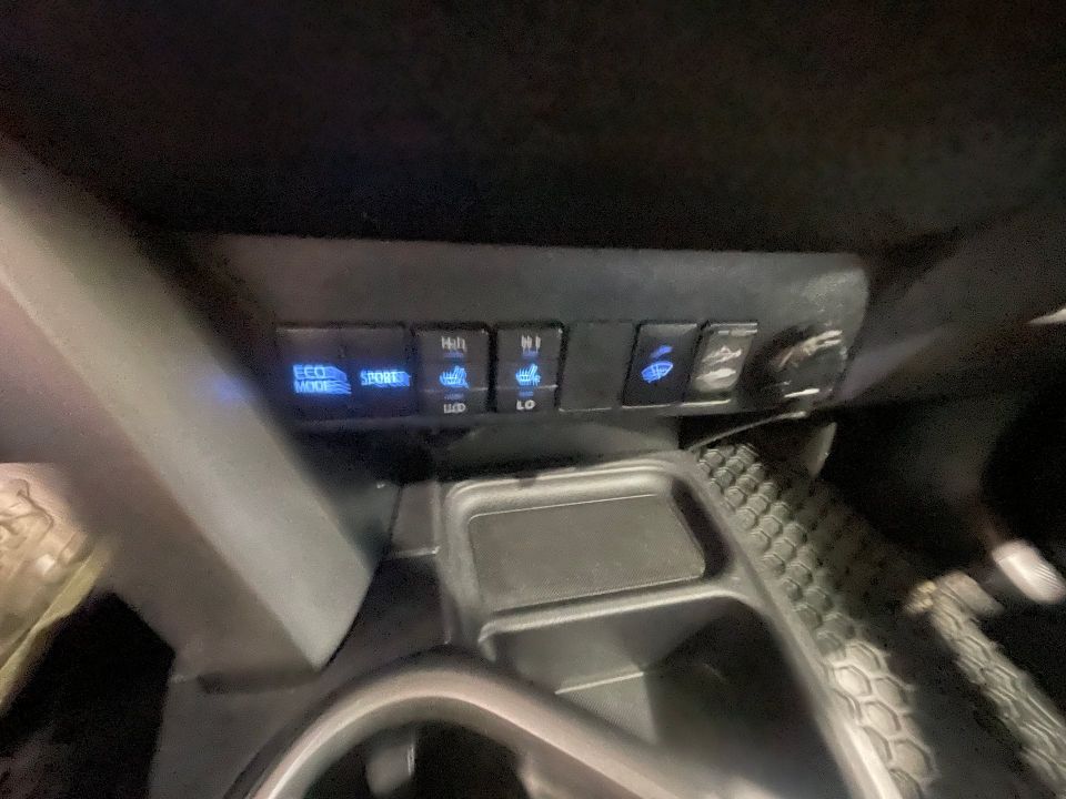 Toyota RAV4 2017 - Image 22