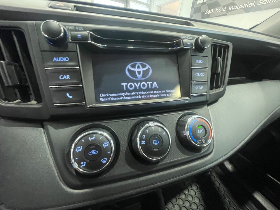 Toyota RAV4 2017 - Image 19