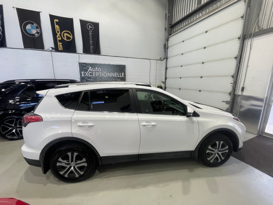 Toyota RAV4 2017 - Image 14