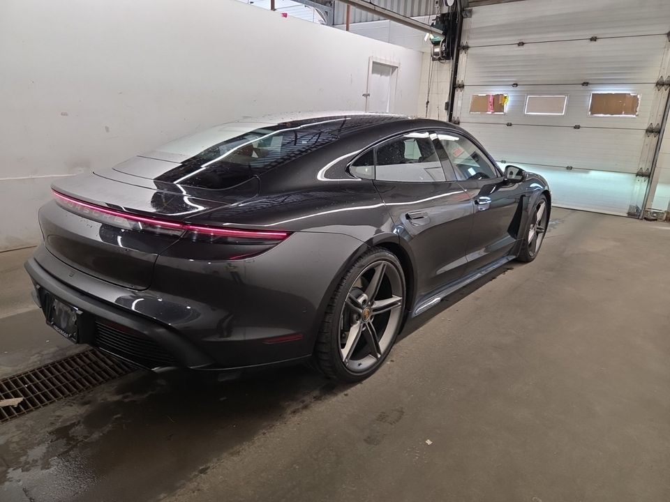 Porsche Taycan 2022 - Image 3